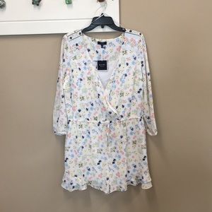 Kaari Blue floral romper size L